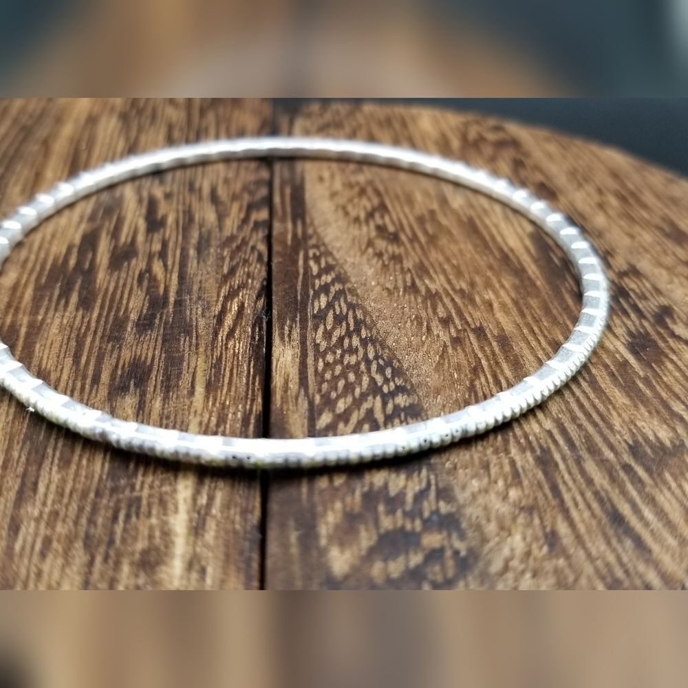 edy silver tone round bracelet B933